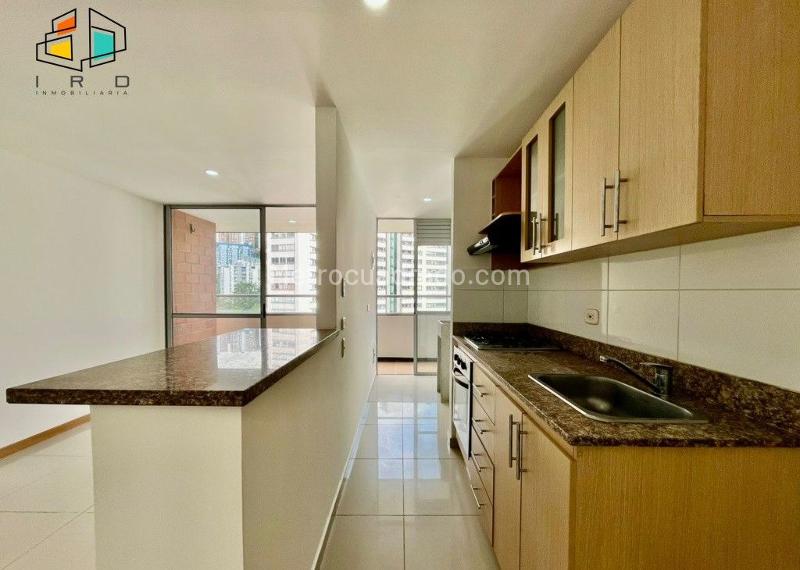 Apartamento acogedor de 3 Alcobas con vista en El Poblado - 4