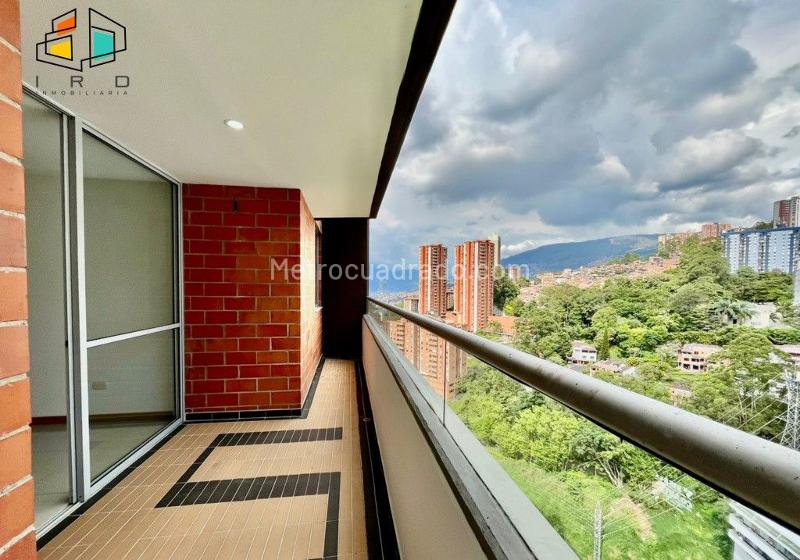 Apartamento acogedor de 3 Alcobas con vista en El Poblado - 6