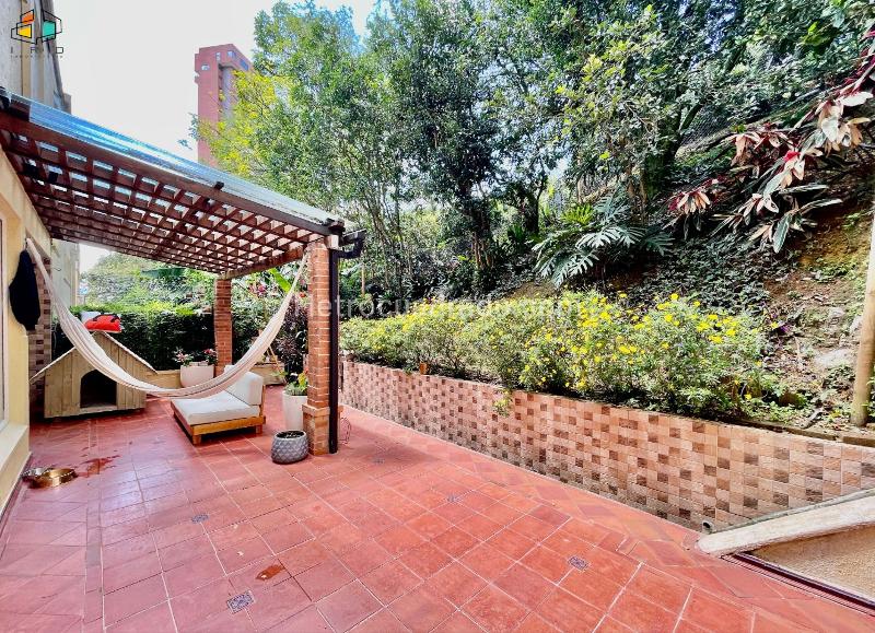 Exclusive 4BR Apartment in El Tesoro - 6