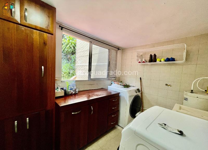 Exclusive 4BR Apartment in El Tesoro - 9