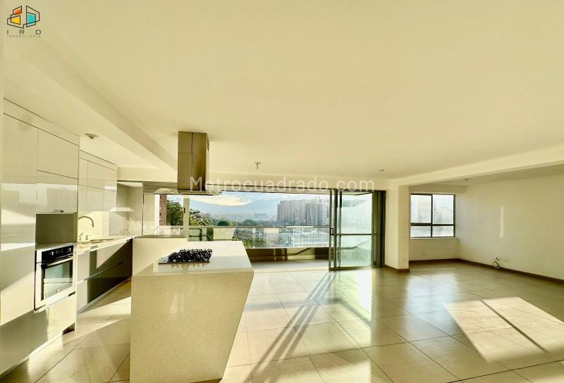 Charming 2BR Apartment in Loma San Julian