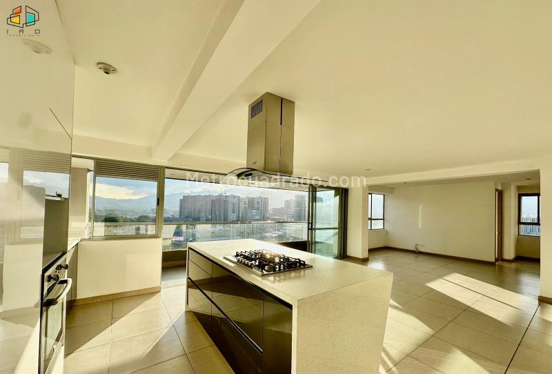 Apartamento Encantador de 2 Alcobas en Loma San Julián - 2