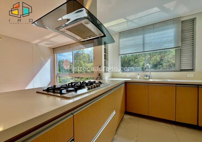 Elegant 3BR Apartment in Los Balsos - 7