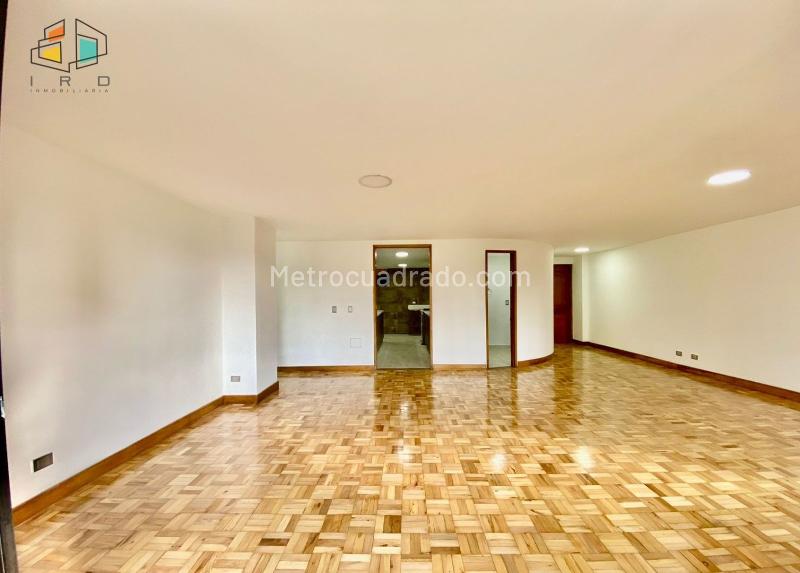 Piso – Medellín, El Tesoro, El Poblado - Más