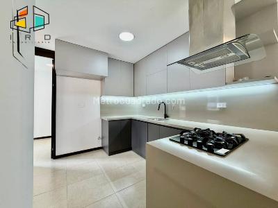 Apartamento de 4 alcobas en arriendo en Castropol, Medellín, 110 m² · foto 8 de 20