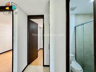 Apartamento de 4 alcobas en arriendo en Castropol, Medellín, 110 m² · foto 15 de 20