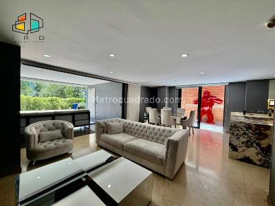 Casa de 5 alcobas en arriendo en Loma Benedictinos, Envigado, 390 m² · foto 3 de 20