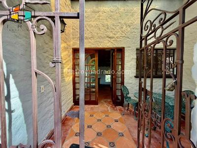 Casa de 4 alcobas en arriendo en Altos Del Poblado, Medellín · foto 3 de 20