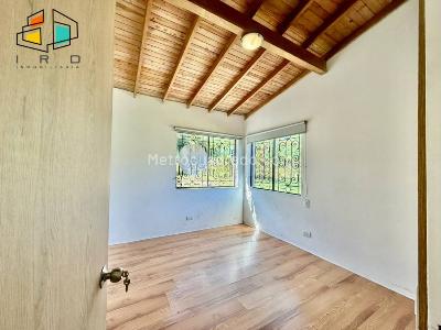 Casa de 4 alcobas en arriendo en Altos Del Poblado, Medellín · foto 10 de 20