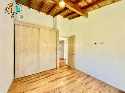 Casa de 4 alcobas en arriendo en Altos Del Poblado, Medellín · foto 11 de 20