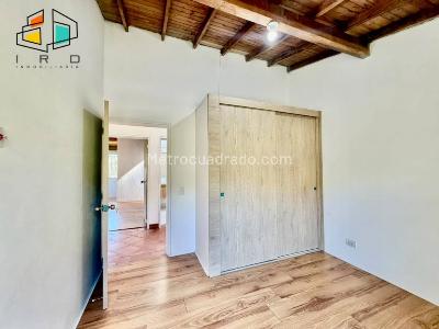 Casa de 4 alcobas en arriendo en Altos Del Poblado, Medellín · foto 13 de 20