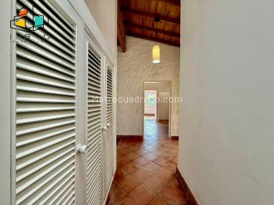 Casa de 4 alcobas en arriendo en Altos Del Poblado, Medellín · foto 15 de 20