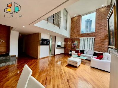 Apartamento de 3 alcobas en venta en Los Naranjos, Medellín, 139 m² · foto 2 de 20