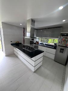 Casa de 4 alcobas en venta en Isidro, Funza, 480 m² · foto 5 de 19