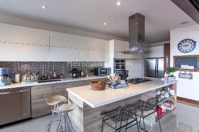 Apartamento de 4 alcobas en venta en Cerros De Los Alpes, Bogotá, 350 m² · foto 2 de 20