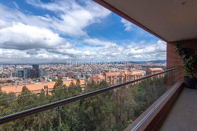 Apartamento de 4 alcobas en venta en Cerros De Los Alpes, Bogotá, 350 m² · foto 4 de 20