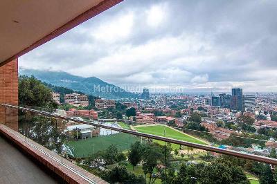 Apartamento de 4 alcobas en arriendo en Cerros De Los Alpes, Bogotá, 307 m² · foto 11 de 20