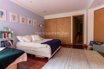 Apartamento de 4 alcobas en arriendo en Santa Barbara Alta, Bogotá, 404 m² · foto 17 de 20