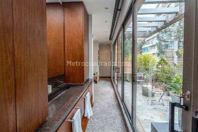 Apartamento de 2 alcobas en venta en Los Rosales, Bogotá, 209 m² · foto 19 de 20