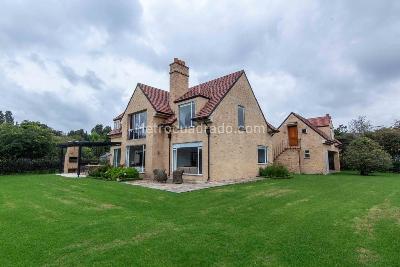 Casa de 4 alcobas en venta en Santana, Chía, 340 m² · foto 2 de 20