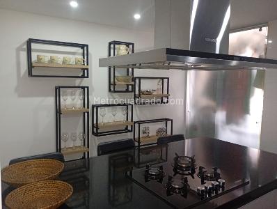 Apartamento de 3 alcobas en venta en Santa Barbara Central, Bogotá, 102 m² · foto 4 de 19