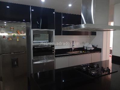 Apartamento de 3 alcobas en venta en Santa Barbara Central, Bogotá, 102 m² · foto 6 de 19