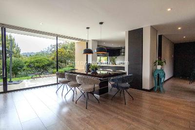 Casa de 3 alcobas en venta en Vereda El Sanrafael, La Calera, 292 m² · foto 2 de 20