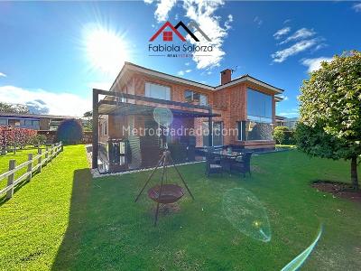 Casa de 4 alcobas en venta en Guaymaral, Bogotá, 1385 m² · foto 4 de 20