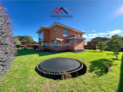 Casa de 4 alcobas en venta en Guaymaral, Bogotá, 1385 m² · foto 5 de 20