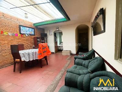 Casa de 4 alcobas en venta en Centro, Funza, 291 m² · foto 3 de 4
