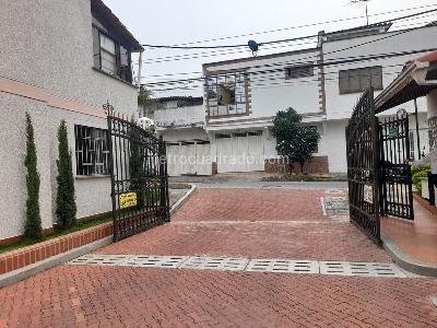 Casa de 3 alcobas en venta en Floridablanca, 120 m² · foto 2 de 20