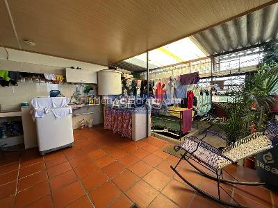Casa de 4 alcobas en venta en Comuneros, Bucaramanga, 250 m² · foto 11 de 20