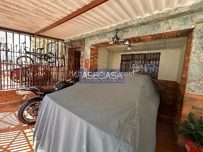 Casa de 4 alcobas en venta en Comuneros, Bucaramanga, 250 m² · foto 4 de 20