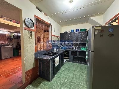 Casa de 4 alcobas en venta en Comuneros, Bucaramanga, 250 m² · foto 9 de 20