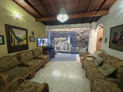Casa de 3 alcobas en venta en Quinta Dania, Bucaramanga, 330 m² · foto 12 de 20