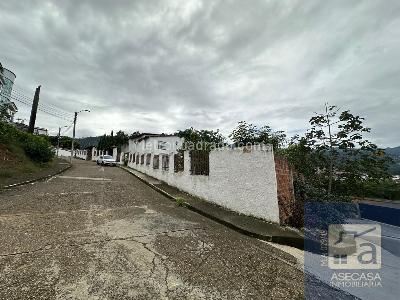 Casa de 5 alcobas en venta en Lagos Del Cacique, Bucaramanga, 350 m² · foto 3 de 20