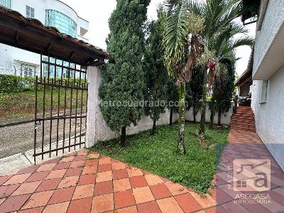 Casa de 5 alcobas en venta en Lagos Del Cacique, Bucaramanga, 350 m² · foto 5 de 20