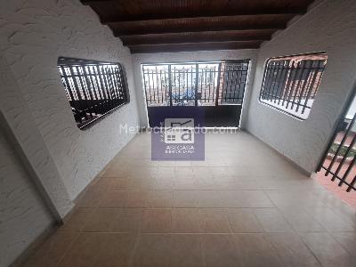 Casa de 5 alcobas en arriendo en Los Rosales, Floridablanca, 137 m² · foto 3 de 20