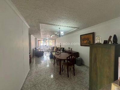 Apartamento de 3 alcobas en venta en Centenario, Cali, 130 m² · foto 11 de 19