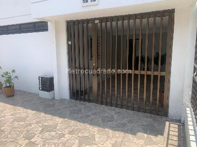 Casa de 3 alcobas en venta en La Merced, Cali, 200 m² · foto 3 de 19