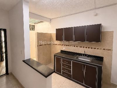 Casa de 5 alcobas en venta en Miraflores, Cali, 237 m² · foto 19 de 20