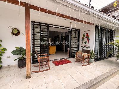 Casa de 5 alcobas en venta en Miraflores, Cali, 237 m² · foto 2 de 20