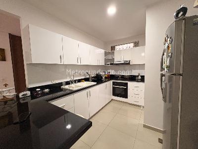 Apartamento de 3 alcobas en venta en Santa Teresita, Cali, 97 m² · foto 2 de 19