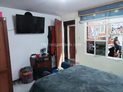 Casa de 5 alcobas en venta en Carvajal, Bogotá, 380 m² · foto 17 de 18