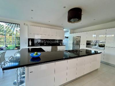 Casa de 3 alcobas en venta en San Simon Guaymaral, Bogotá, 419 m² · foto 9 de 20