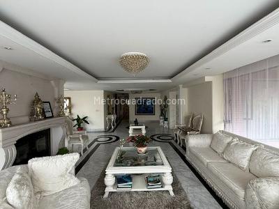 Apartamento de 4 alcobas en venta en Montearroyo, Bogotá, 343 m² · foto 3 de 20