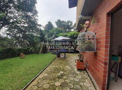 Casa de 4 alcobas en venta en Vereda Las Lomitas, Sabaneta, 214 m² · foto 2 de 19