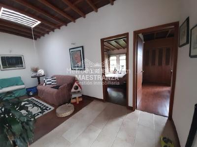 Casa de 4 alcobas en venta en Vereda Las Lomitas, Sabaneta, 214 m² · foto 11 de 19