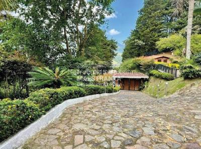 Casa de 4 alcobas en venta en Loma Del Escobero, Envigado, 260 m² · foto 3 de 13