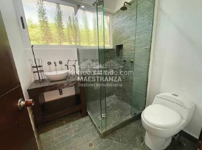 Casa de 4 alcobas en venta en Loma Del Escobero, Envigado, 260 m² · foto 11 de 13